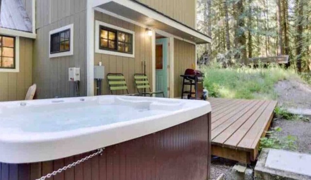 Peaceful cabin in the woods