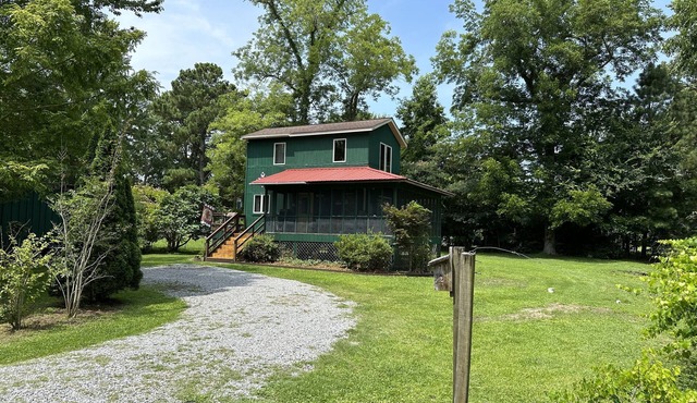 Peaceful Cabin near Bay River nPet-friendly!