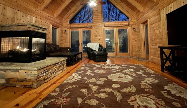 Peaceful Cabin near Table Rock and Caesars Head State Parks