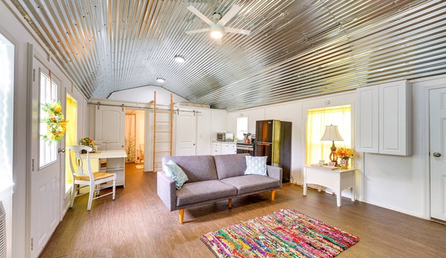 Peaceful Cabin Near Lake Texoma w/Fire Pit!