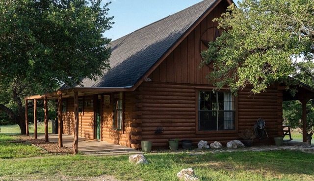 Peaceful Cabin on Private Acres, King Beds, Near Lake Somerville, Pet-Friendly