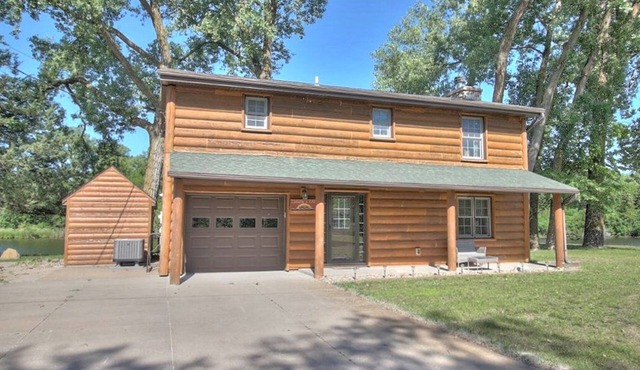 Peaceful Cabin On The Lake-Pet Friendly!