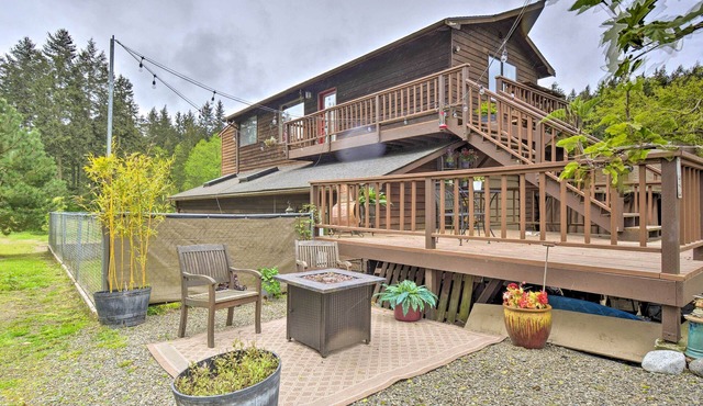 Peaceful Cabin on Horse Farm, 5 Mi to Town!