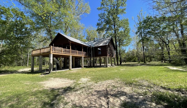Peaceful Cabin Overlooking the Bogue Chitto River