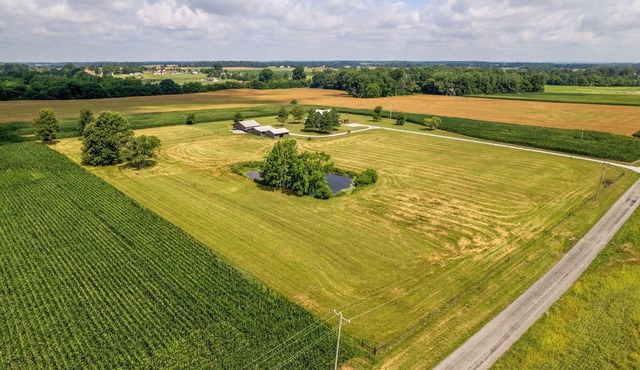 Peaceful Cabin Retreat with three porches, fire pit and views on 25 acres