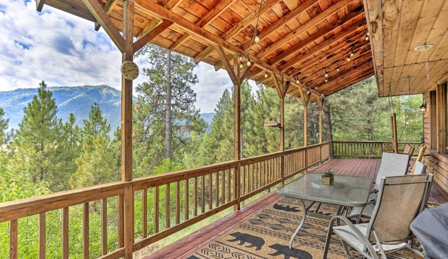 Peaceful Cabin with Mtn and River Views, Fire Pit