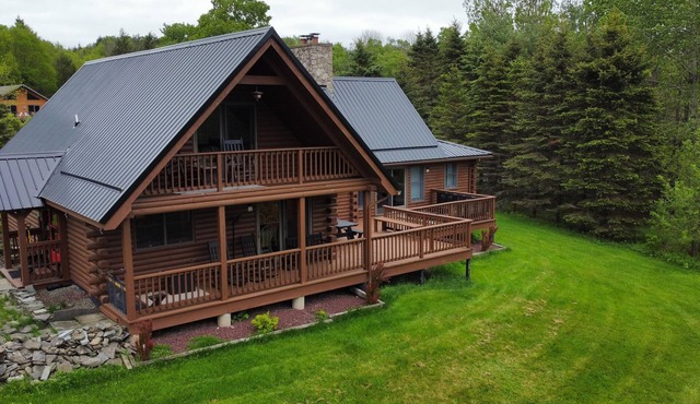 Peaceful Cabin with Views of Elk Mountain