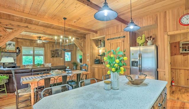 Peaceful Cairo Farmhouse w/Barn & Fire Pit