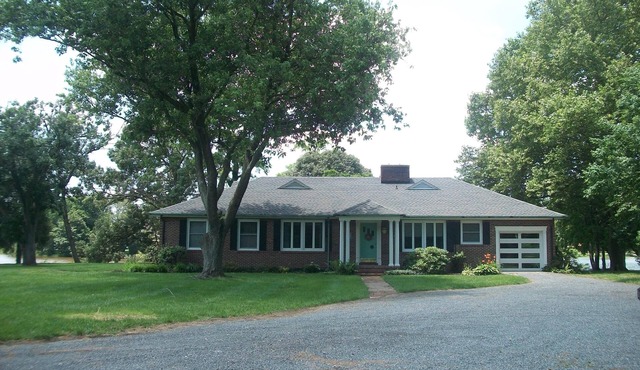 Peaceful Cambridge Home on Jenkins Creek