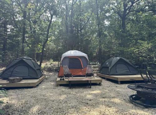 Peaceful Camping Tent Retreat with Fire Pit & Starry Skies near Honey Grove, TX