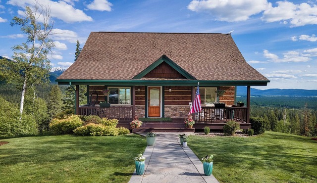Peaceful chalet, 30 min to Glacier NP, views of Flathead Valley, Heaven on Earth