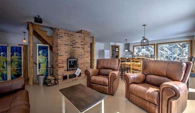 Peaceful Chalet with river