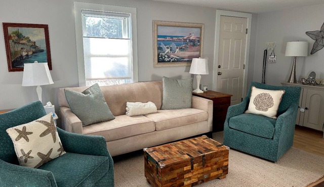 Peaceful & charming 3-bedroom house with WiFi and AC