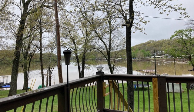 Peaceful, Charming Cottage w/2 BR + Great Views