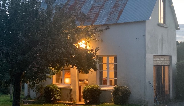 Peaceful, charming gîte in Normandy - pets welcome.