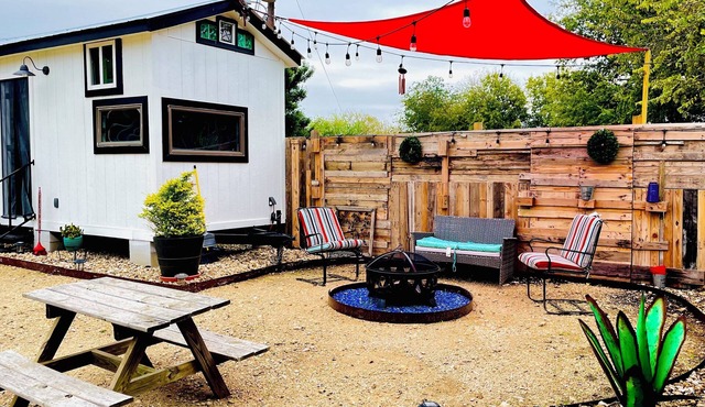 Peaceful Charming Tiny Home