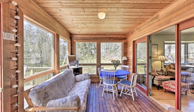 Peaceful Chilmark Farmhouse by Menemsha Beach