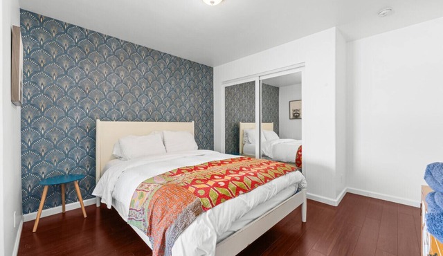 Peaceful City View Retreat!