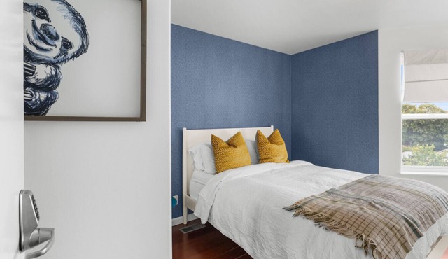 Peaceful City View Private Room