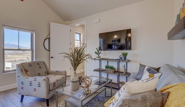 Peaceful | Clean | Get-a-way! | Sunsets and Palms Casita