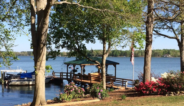 Peaceful & Clean Waterfront Suite on the Lake Norman Main Channel