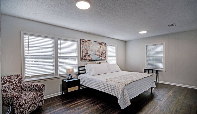 Peaceful Clinton Retreat in Olde Towne