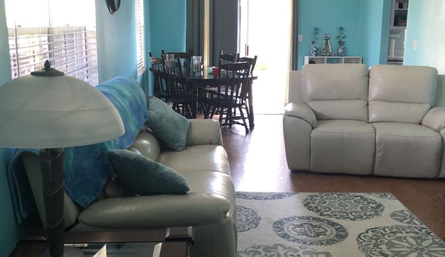 Peaceful, close to water attractions & Fishing