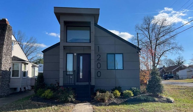 Peaceful Contemporary Close to Everything