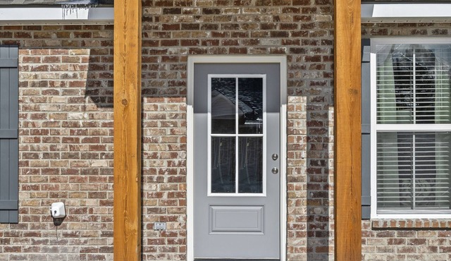 Peaceful & Convenient 2 Bed 2 Bath Apartment for you short/mid term cirucmstance