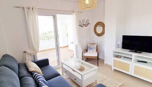 Peaceful & Cosy Apartment with Golf Course Views