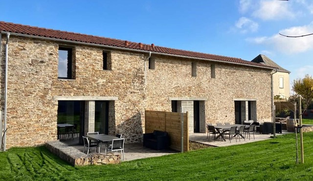 Peaceful Cottage Near Nantes with Wifi