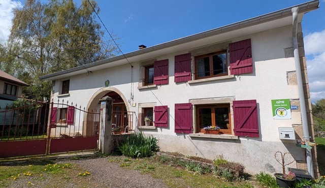 Peaceful cottage in former Comtoise farm, pets allowed