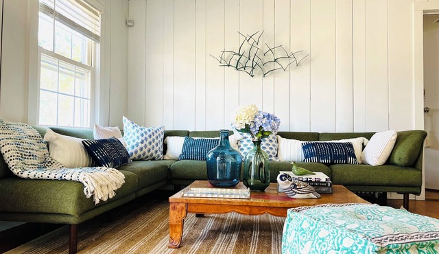 Peaceful Cottage Getaway Close to Beaches