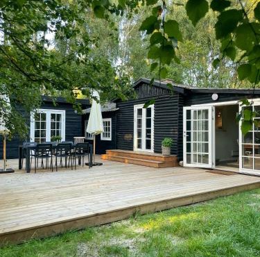 Peaceful Cottage Near Bjerge Sydstrand