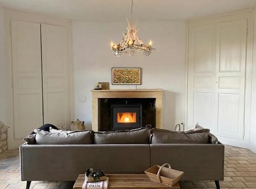 Peaceful Cottage Near Saint-Savin Abbey