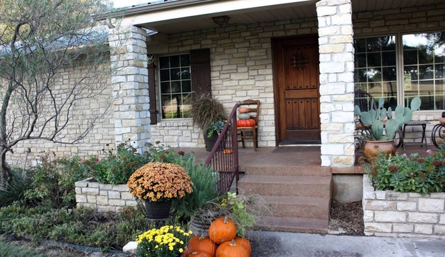 Peaceful Cottage on Farm in Idyllic Countryside near Fort Worth, Texas