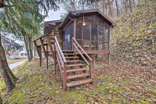 Peaceful Cottage w/Mtn View Near ATV Trails!
