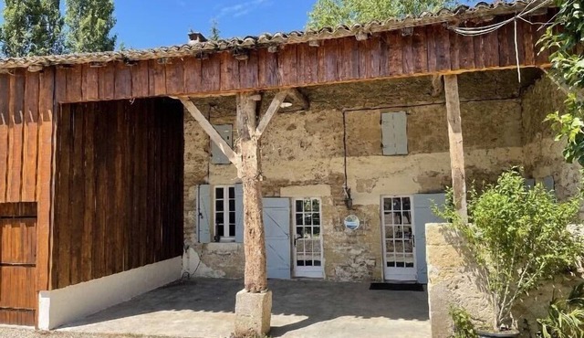 Peaceful cottage with small pool