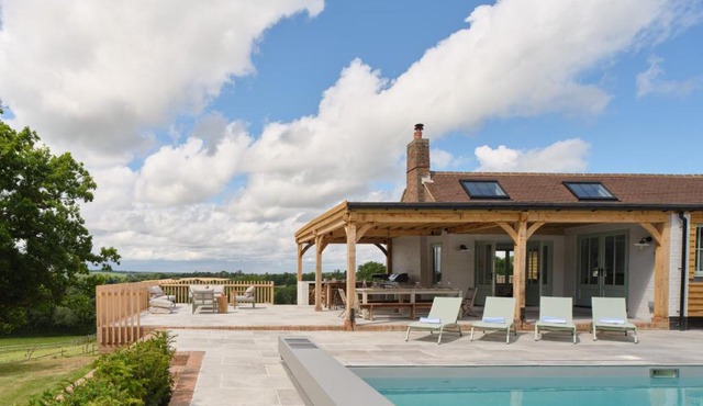 Peaceful cottage with great views and spa facilities