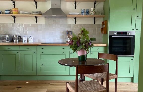 Peaceful cottage with private garden