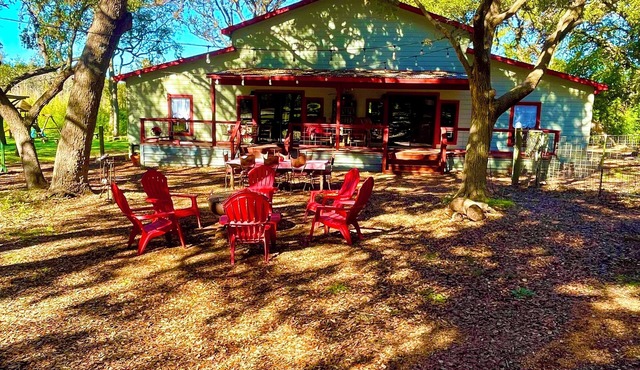 Peaceful,Country Cabin in Helotes: Fire Pit under an Umbrella of Huge Oaks