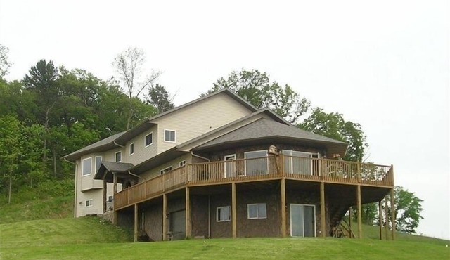 Peaceful Country Comfort W Panoramic Views of Big Creek Valley