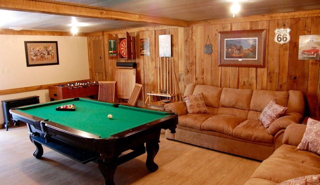 Peaceful Country Cottage with Game Room & Hot Tub