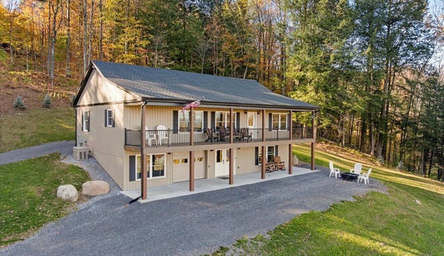 Peaceful Country Getaway w/Hot Tub & Trails