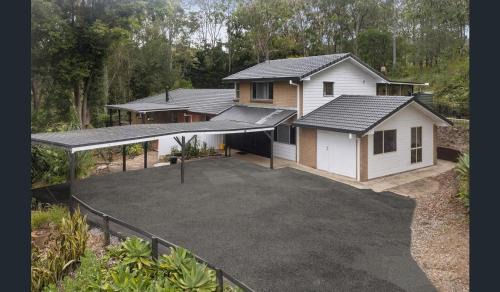 Peaceful Country Home Between Brisbane & GC