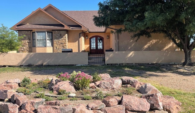 Peaceful, country oasis! Come enjoy our lovely, 3-bedroom home on the plains!