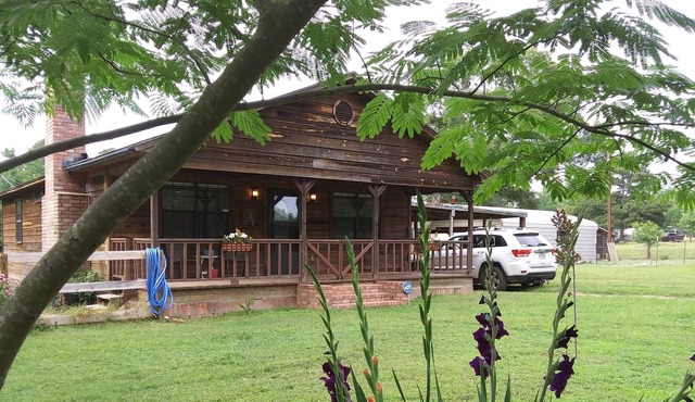 Peaceful Countryside Cottage Getaway