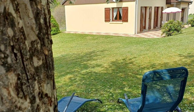 Peaceful countryside house with spacious outdoor area