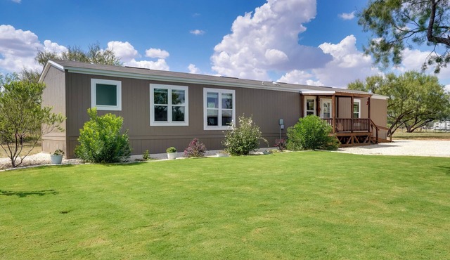 Peaceful Countryside Home w/Yard in Hawley