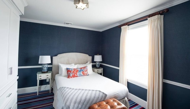 Peaceful Couple Stay in Downtown Kennebunkport | Short Drive to Kennebunk Beach